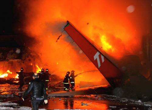 Brasile, disastro aereo: 250 morti