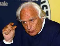 Cartellino rosso per Pannella:  
non può correre alle primarie del Pd