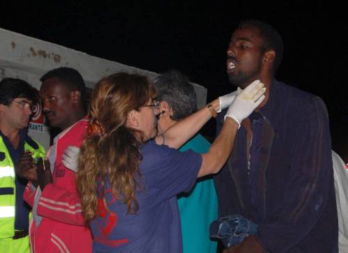 Immigrati soccorsi in mare: un morto