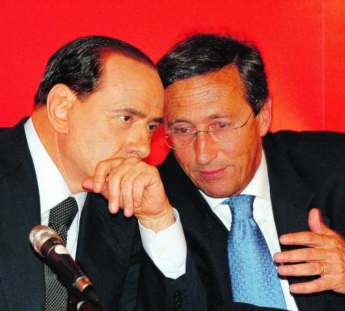 Referendum e legge elettorale confronto tra Berlusconi e Fini
