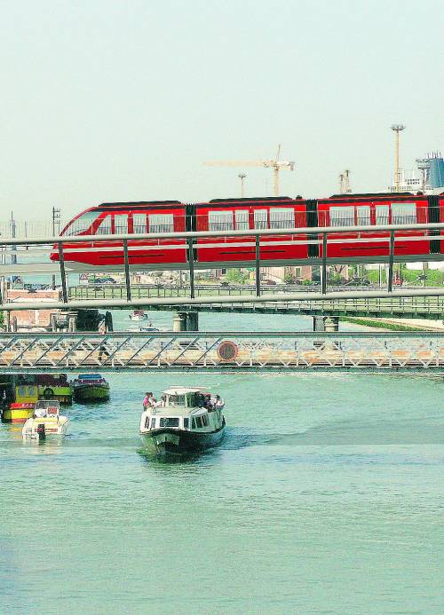 Così cambia Venezia Ha un ponte in più e tre milioni in meno