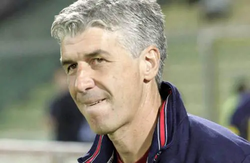 Accompagna allaltare la «figlia» mai vista