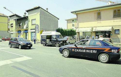 Sparatoria a Solaro, colpo vagante sfiora una donna