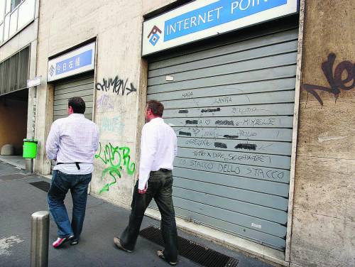 Stupro di gruppo al parco Lambro:  la giovane cinese adescata in chat