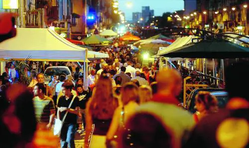 Cinema, giochi, sport e concerti ad agosto la movida non si ferma