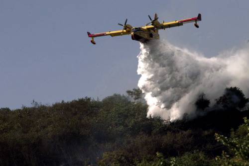 Camorra, fucilate agli aerei anti-incendio