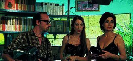 La Cultura non è fatta solo di notti bianche, ma dellodore della carta fra gli scaffali