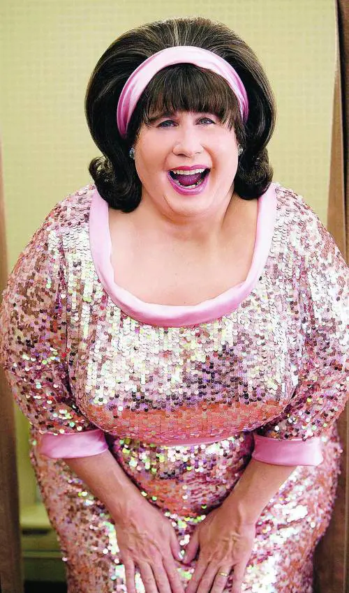 Travolta travestito Balla e seduce nei panni di un’obesa