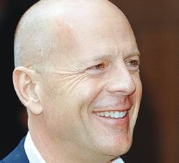 "No Gregoraci, no party". Bruce Willis cacciato dal Billionaire