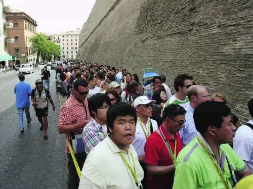 Musei e processioni Festa di mezza estate nella città deserta