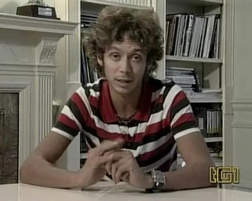 L’ira di Valentino in tv:  
"Crocefisso dai media"