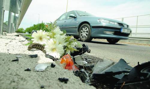Donna al volante piena  di alcol e droga ammazza due ragazzi