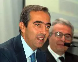 Il progetto del Pdl divide gli alleati: "Ma il futuro è nel bipartitismo"