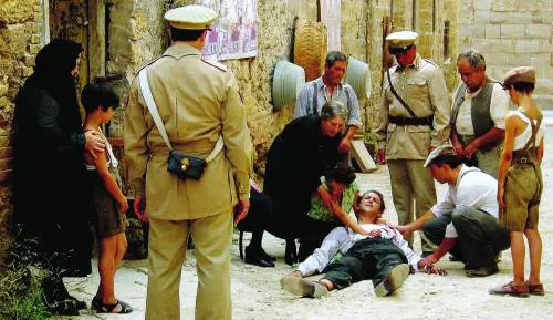 Lo Cascio: «Usiamo l’ironia come arma contro la mafia»