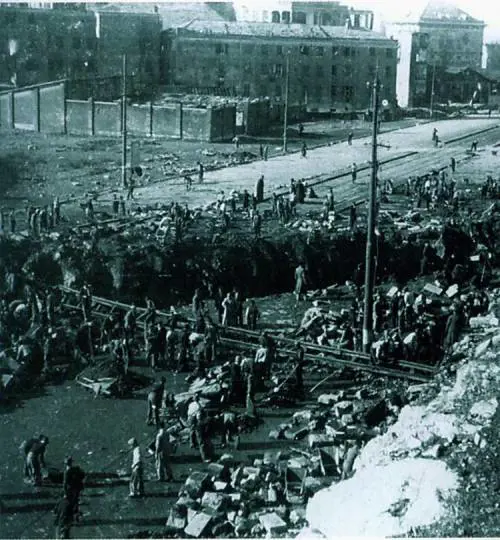 «Nei volantini scomparsi la verità sullinutile strage di San Benigno»