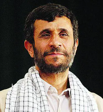 Teheran dà la caccia ai barbieri. "Basta acconciature immorali"