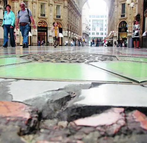 «Per il restauro della Galleria il Comune usi laffitto dei negozi»