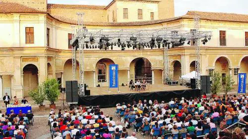 Mantova, una città intera con la testa nei libri