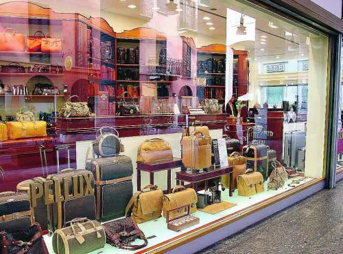 In viaggio con Pellux «Larte di fare le valigie»