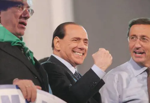Intesa sulla legge elettorale 
Cdl: patto per votare subito