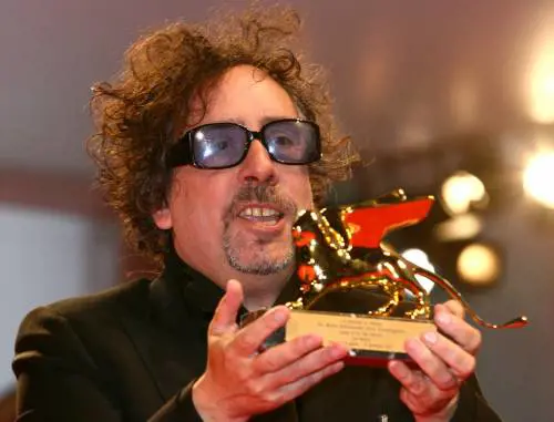C'è Tim Burton (con Depp) e il Lido impazzisce