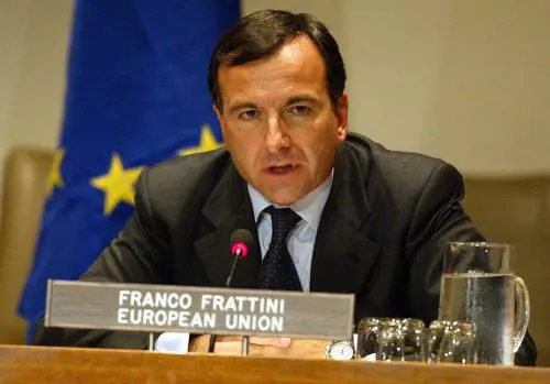Frattini: "Rallenta 
la crescita in Italia"