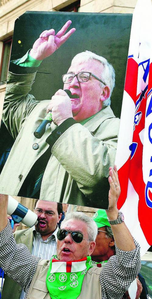 Borghezio in manette, l’Italia si ribella a Bruxelles