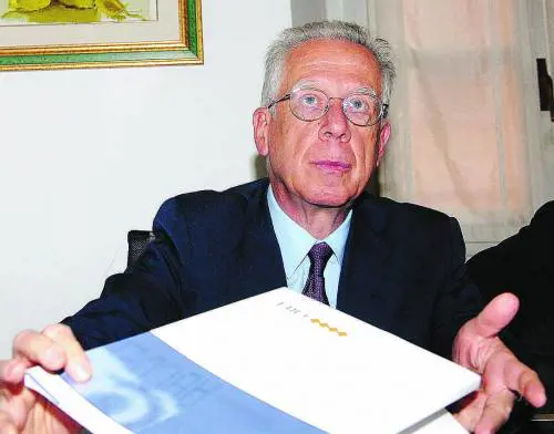 Dalla riunione del Comitato interministeriale fra governo, Bankitalia, Consob e Isvap sui mercati finanziari emerge un «quadro rassicurante» per la Penisola Mutui Usa: faro sui gruppi «esterovestiti»