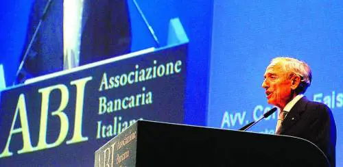 "Alle strette giovani e immigrati sono loro i nostri subprime"