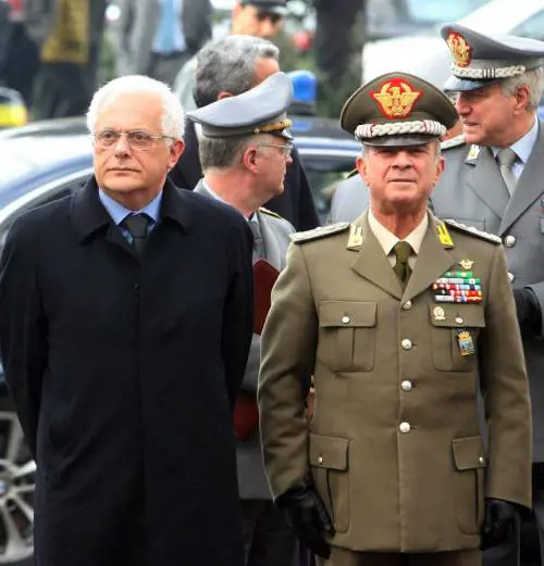 Il generale: "Andrò fino in fondo. Zittito chi mi accusava di mentire"