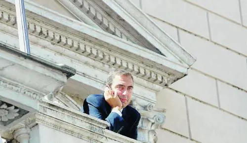 Gasparri: pronti a sfiduciare Visco in aula