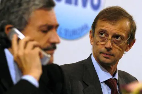 Intercettazioni, sì per Fassino 
D'Alema "rimandato" all'Ue