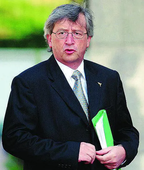 LUe fa quadrato contro il super euro