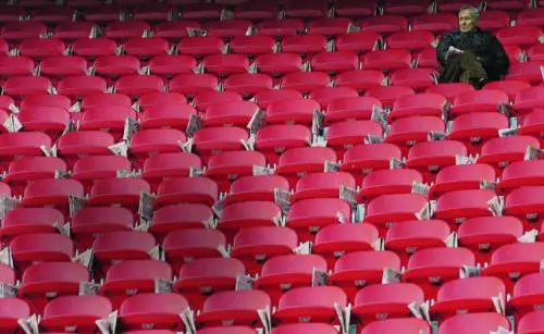 Troppa violenza. E il Viminale "chiude" gli stadi