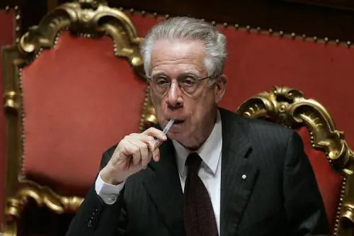 Padoa-Schioppa: "Bamboccioni fuori casa". Esplode la polemica a sinistra