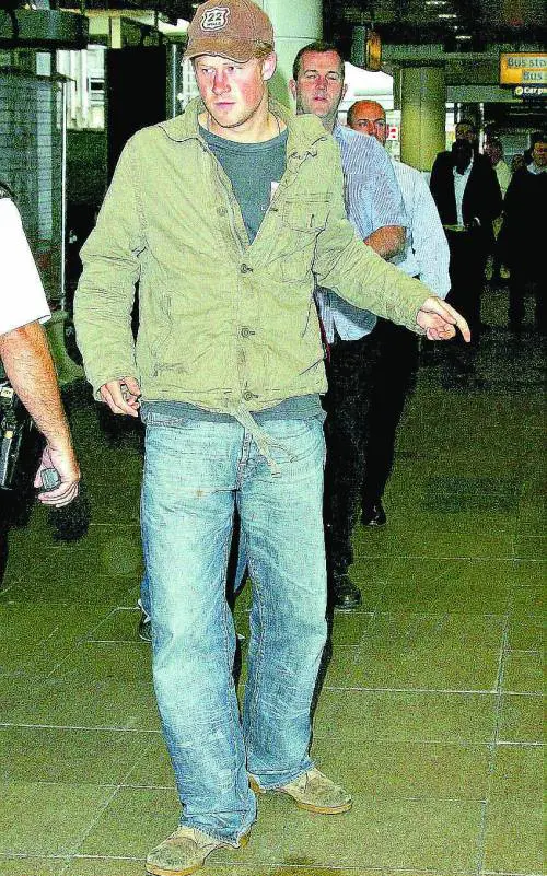 Il principino sniffa la vodka Harry di nuovo nella bufera