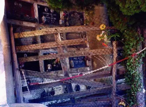 Non solo rose e fiori lungo i vialetti della «Castagna»