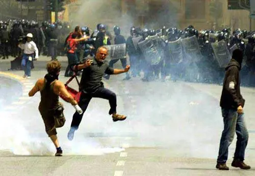 Il pm difende la polizia: "Al G8 usò la forza solo contro i vandali"