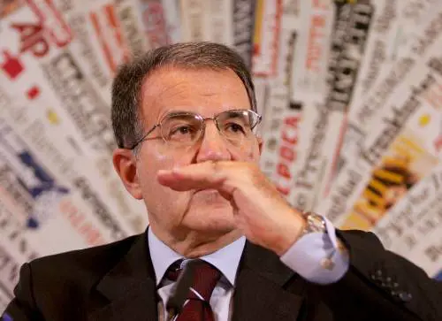 Prodi stizzito: "Ci lascino governare"
