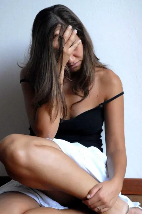 Romeno stupra insegnante alla fermata del bus a Milano