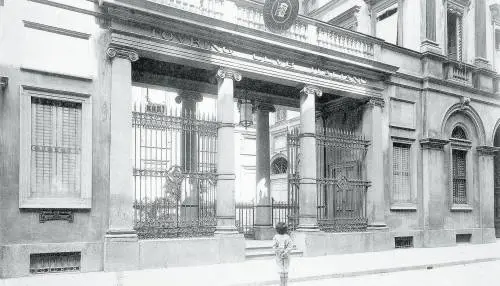 MONTENAPO Laltro volto della via del lusso