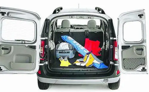 Una Logan capace di accogliere un intero soggiorno nel suo vano