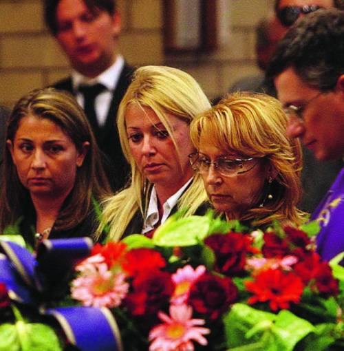 I funerali del ciclista aggredito dai rom