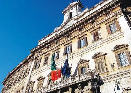 Due milioni all’anno in ascensori 
A Palazzo salgono solo le spese