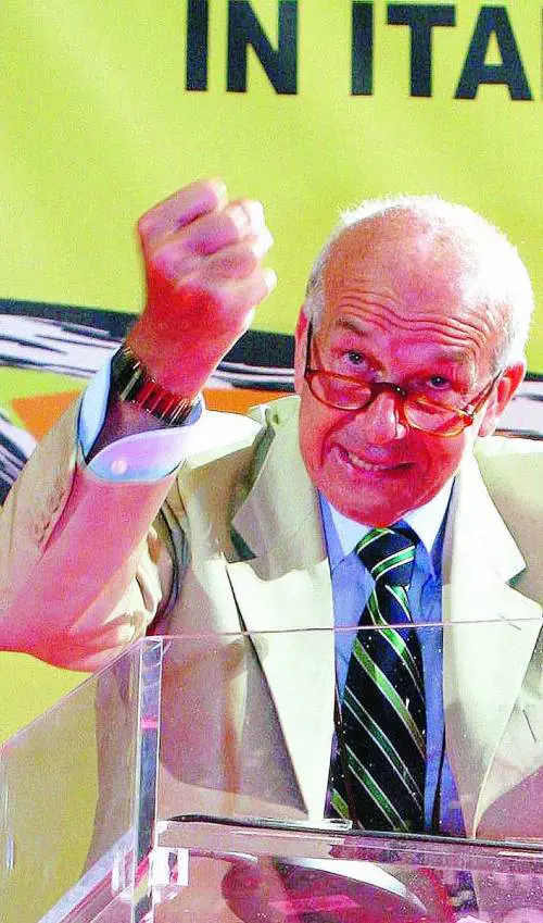 Welfare, Prodi ricambia idea e Bertinotti scatena la piazza