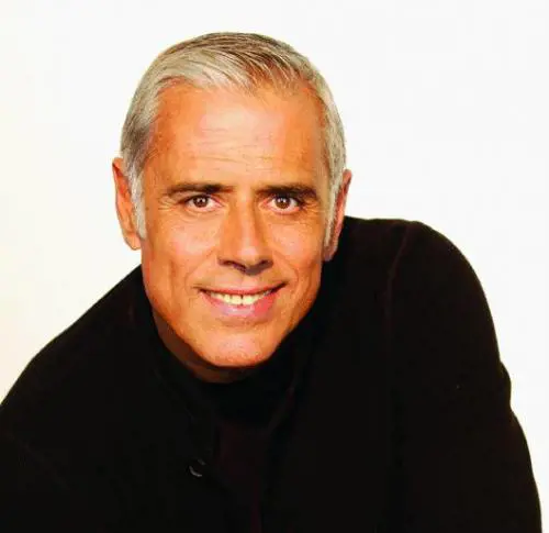 Teocoli e i monaci: così il Politeama fa ridere e stupisce