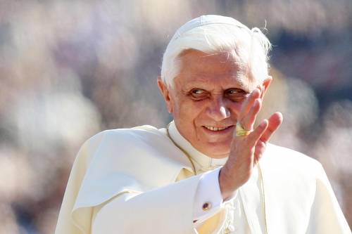 Papa: "La povertà offende la dignità dell'uomo"