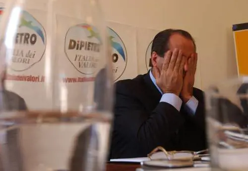 Di Pietro "abusivo" alla Camera condonato a spese dello Stato