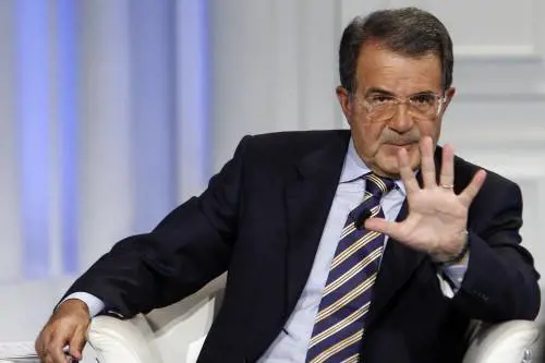 Prodi: "Troppi ministri? Me li imposero Fassino e Rutelli". E rinvia i tagli