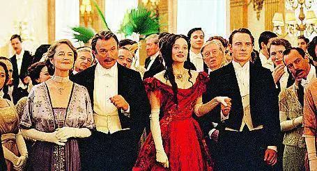 Elegante fumettone in costume